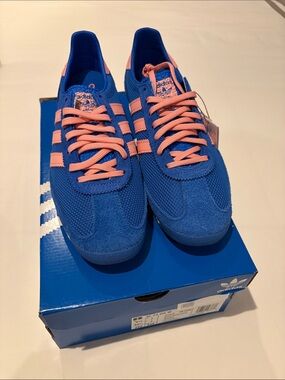 adidas Ladies Blue Sneakers with Pink Laces